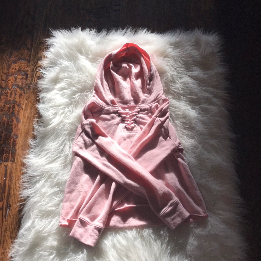 A crop top jacket (pink) w/ non tie able laces💖